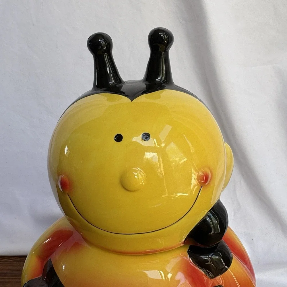 Cosmos Gifts Ceramic Honey Bee Cookie Jar Bumble Bee Kitchen Canister